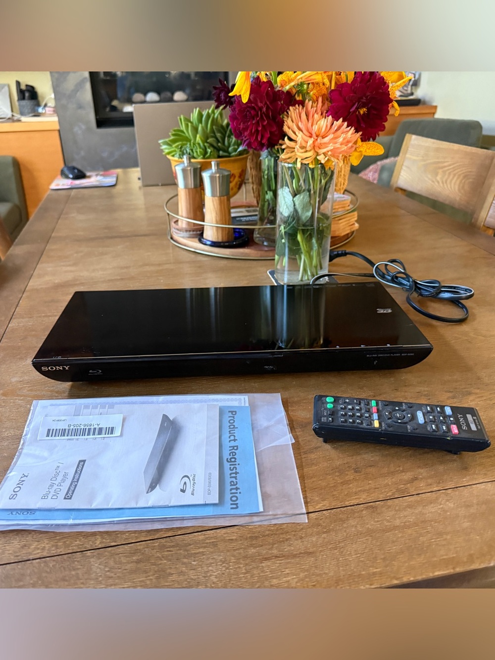 Sony Blu-Ray DVD Player with remote model BDP-S590